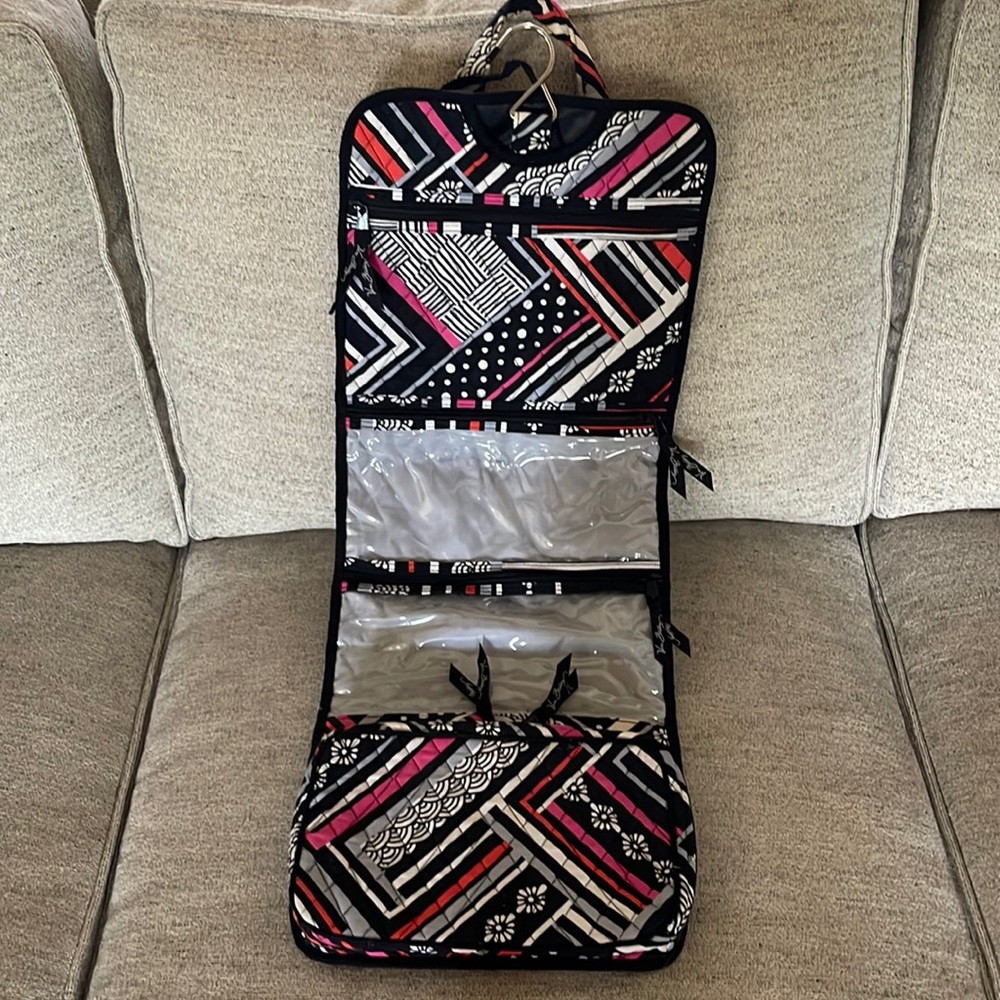 Vera Bradley Hanging Travel Organizer Northern Stripes pattern